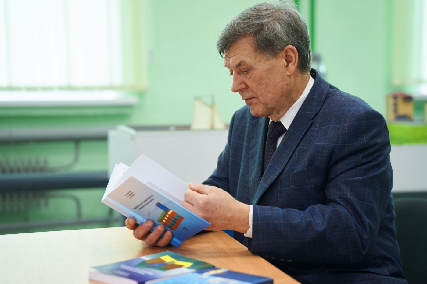 «Пытаюсь зарядить студентов ответственностью». Профессор Владимир Ивашечкин о любимом деле, госнаграде и преподавании